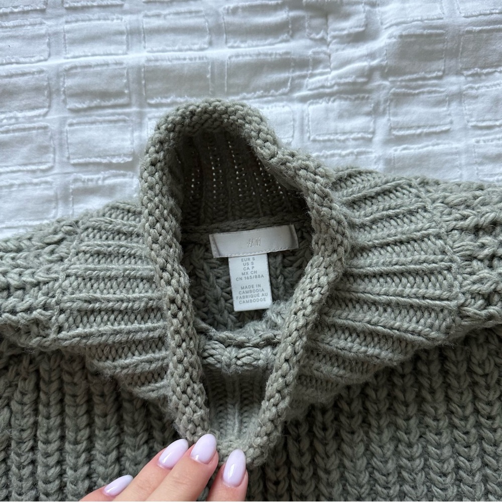 Women's Ribbed Knit Sweater - Gray - Picture 2 of 4